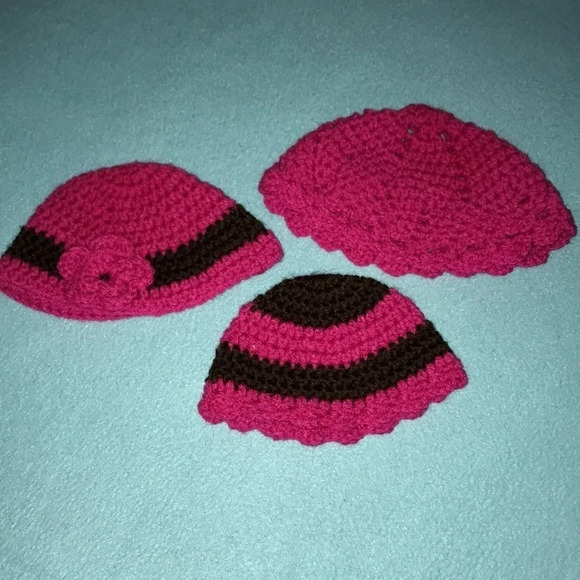 CROCHETED matching hats-mother, daughters - Picture 1 of 3